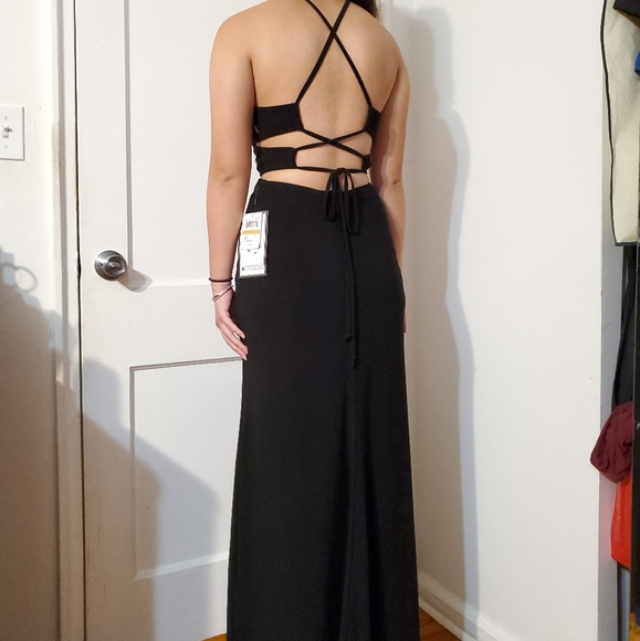 Gorgeous evening gown. - Picture 2 of 8